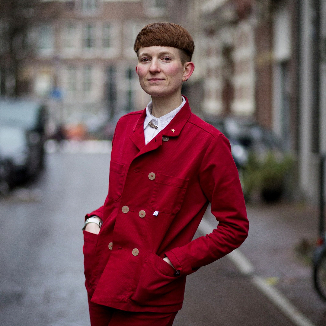 Акварельный портрет женской вульвы в стиле бодипозитива от Хильде Аталанте