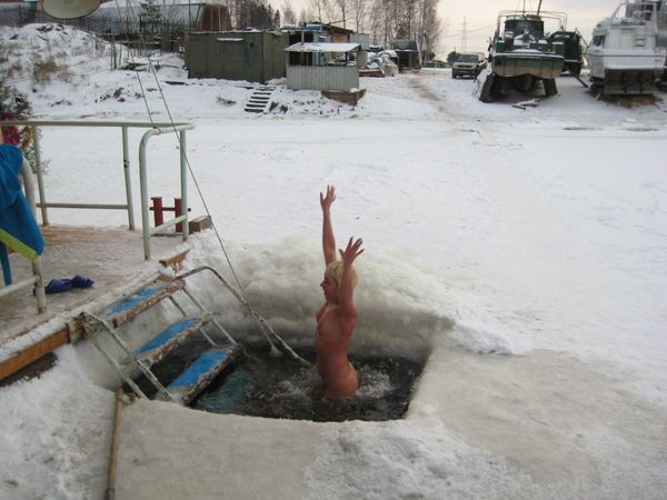 моржи-нудисты