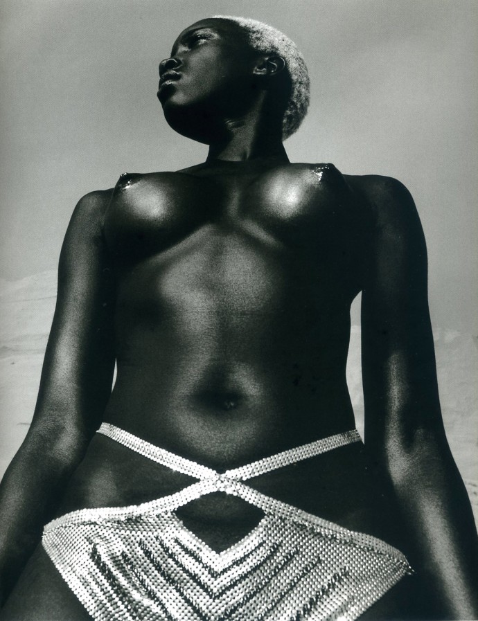 Голые амазонки Thierry Le Goues