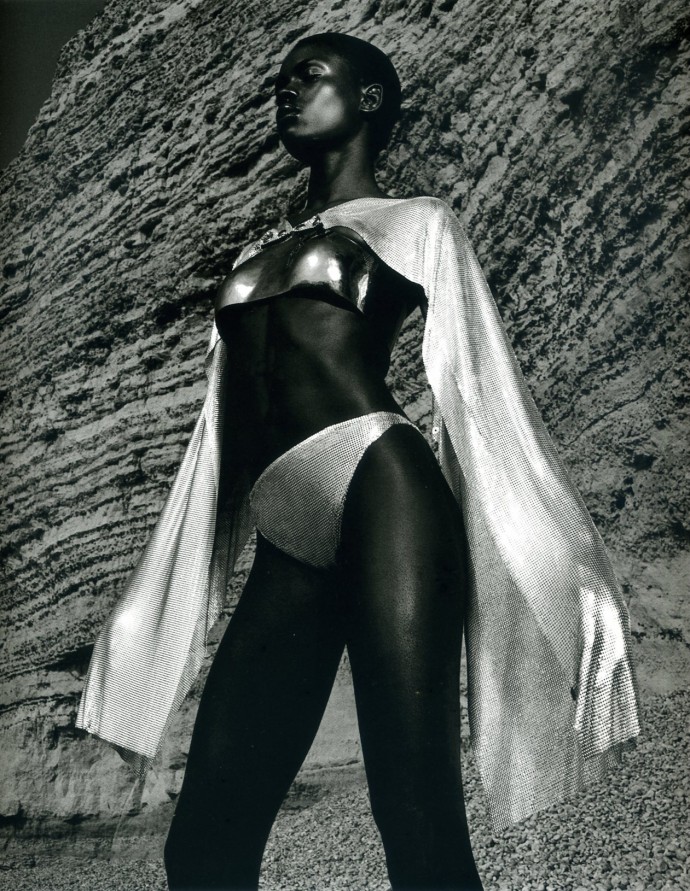 Голые амазонки Thierry Le Goues