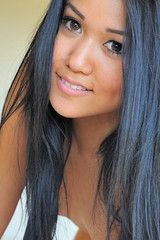 Голая низенькая кореянка