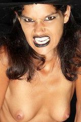 Голая ведьма - зло во плоти