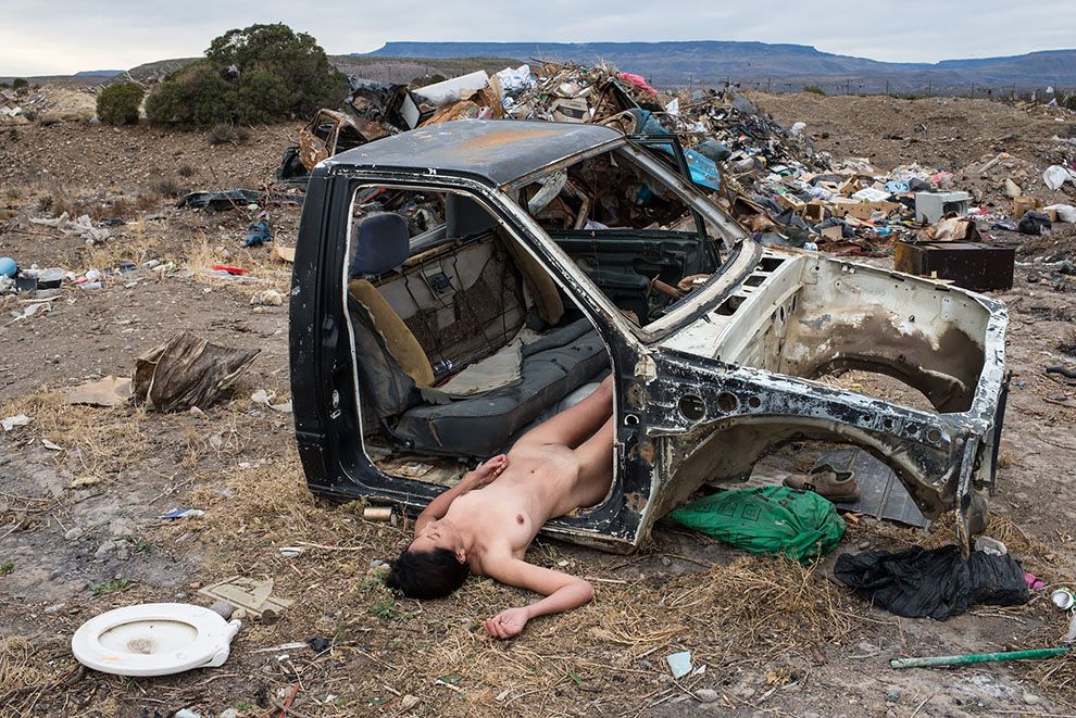 Фото к статье Брутальные и жестокие фото голых людей Ignacio Navarro