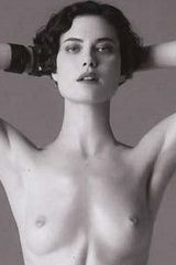 Худенькая модель разделась для Purple magazine