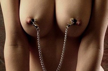 Женский сосок говорит за хазяйку