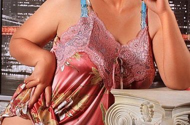 Новые фото голой и полненькой армянки Жасмин