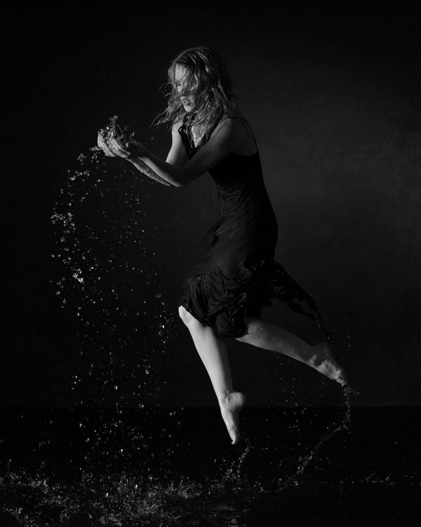 Эротика в серых тонах