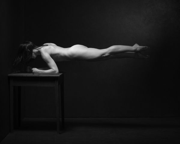 Эротика в серых тонах