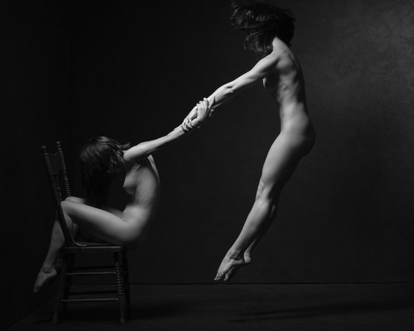 Эротика в серых тонах