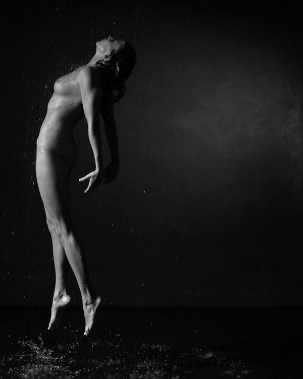 Эротика в серых тонах