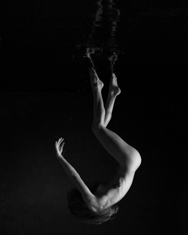 Эротика в серых тонах