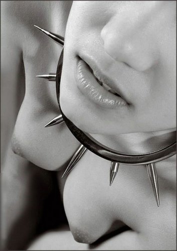 Эротика в серых тонах