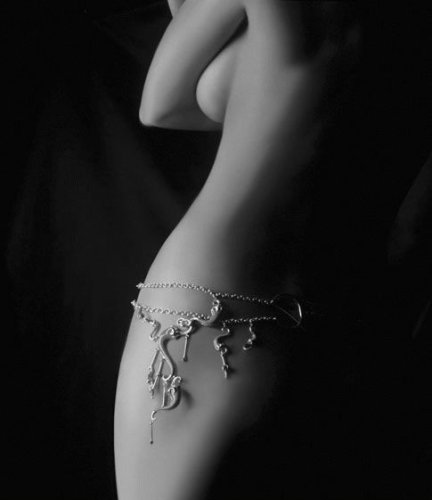 Эротика в серых тонах