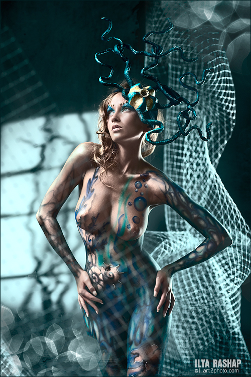 Боди-арт и Даша Холодных