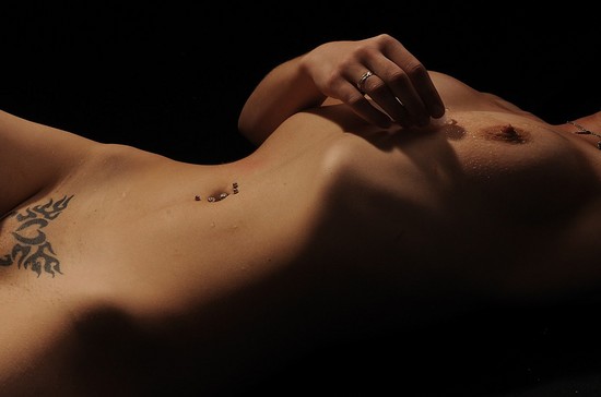 голая бодибилдерша Тиа