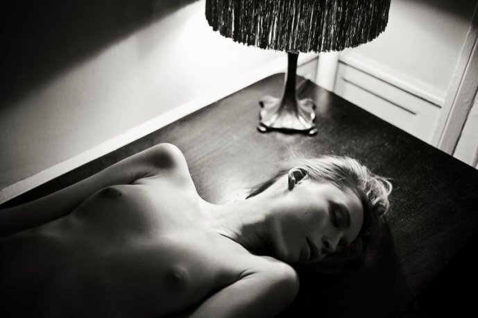 модель с маленькой грудью