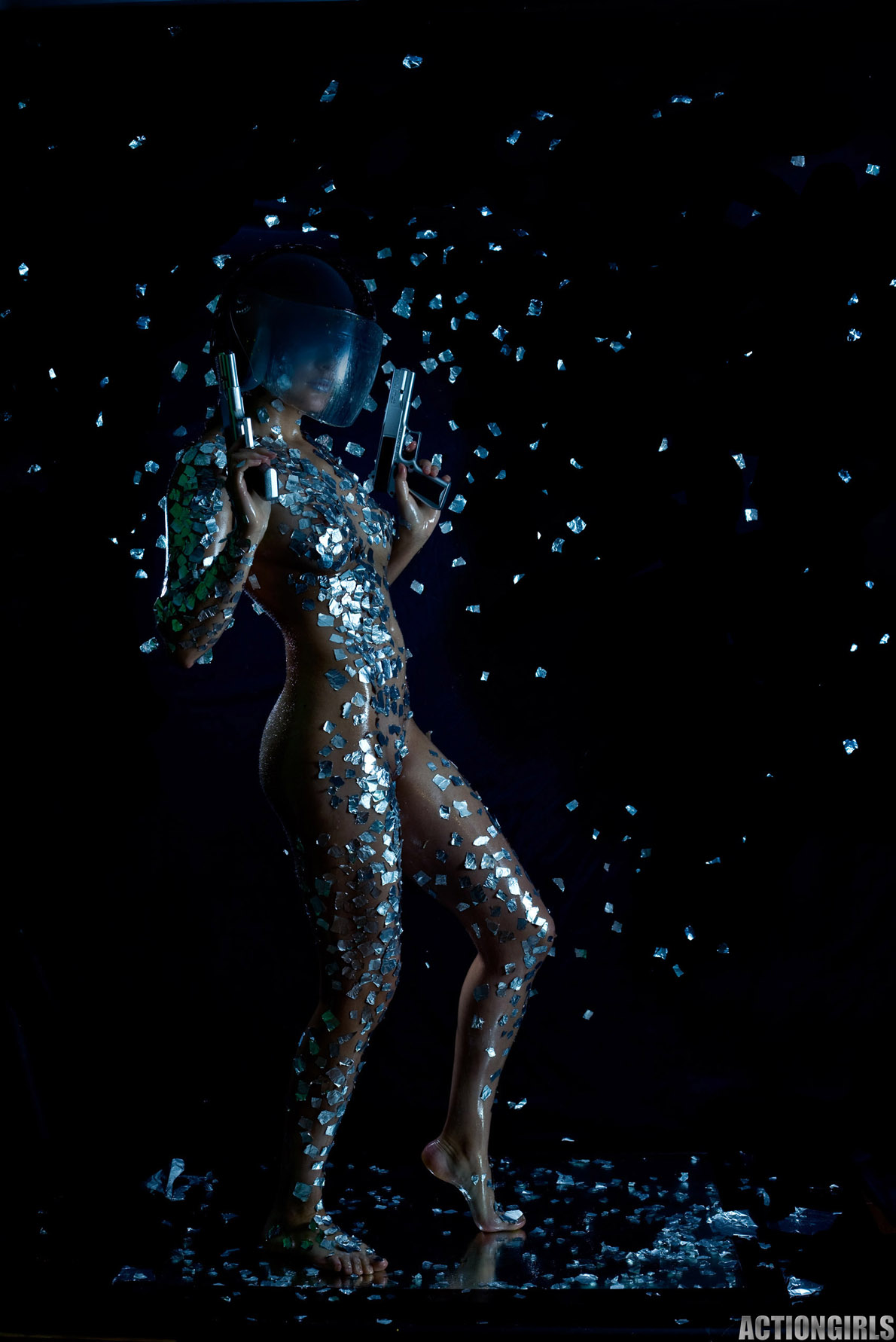 Голая солдатка от ActionGirls