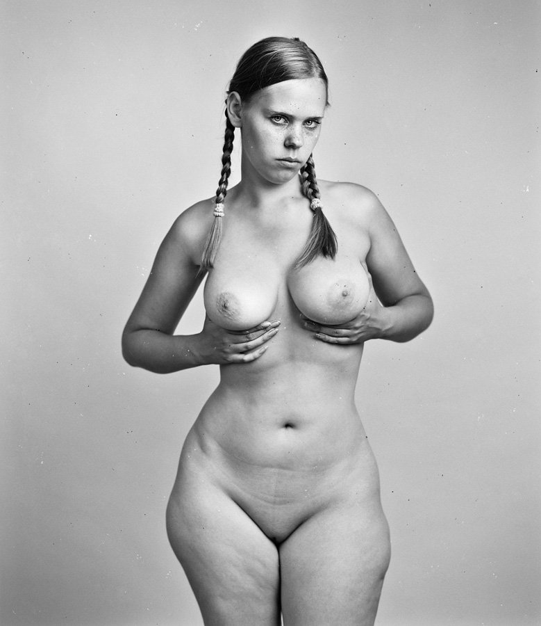 голая колхозница с целлюлитом голая колхозница с целлюлитом