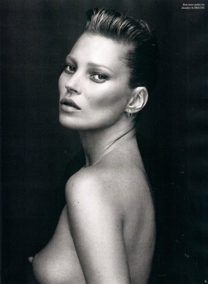 Голая грудь Натальи Водяновой Голая грудь Натальи Водяновой