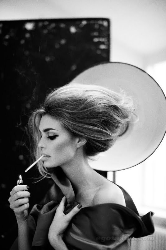 фото голой блондинки с красивой грудью фото голой блондинки с красивой грудью 7