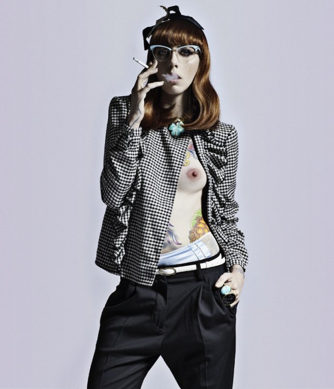 фото голой девушки с тату 4