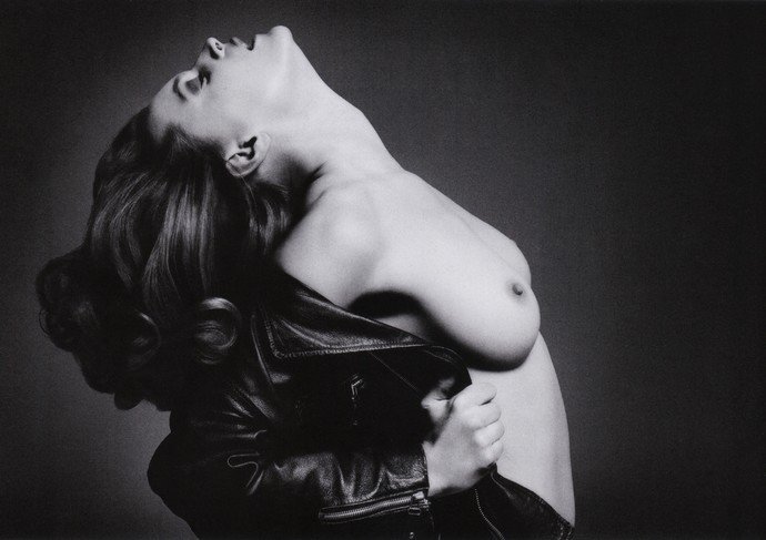 Обнаженное тело модели 2